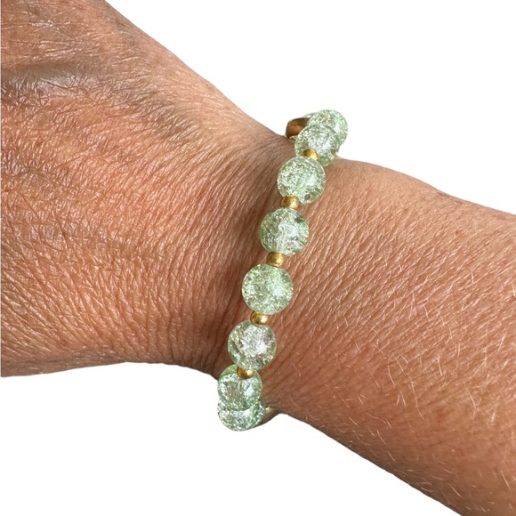 Frosted Green Beaded Bracelet with Flower Charm - Picture 3 of 5
